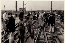 1970er am Oberbau ÖBB 1. v.r. J. Schmidt 110ZA