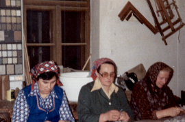 1984 Federn schleissn Federntanz in der Tischlerei A. Sörös, G. Pamer, K. Meixner 11EIN