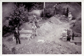 1955 bei der Arbeit ohne Mischmaschine 13EDA