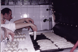 1999 da werden die letzten Salzstangerl gebacken! Danke Erwin und Anneliese 15PSCHE