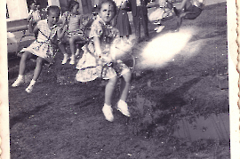 1957 vorne Maria Frank, Kirtag in Zurndorf 16ZWE