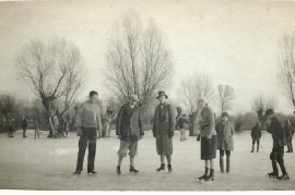 1926 Eislaufen auf der Leitha 285PM