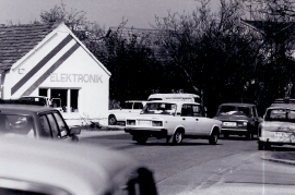 1989 Öffnung des eisernen Vorhang. Verkehr in Zurndorf 2PRO