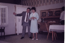 1980er Theatergruppe Zurndorf Rudi Suchy, Rosi Nitschinger (Die schwebende Jungfrau) 30SUR