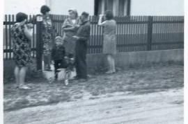 1970er Gassentratsch in Zurndorf, Windgasse I. Hoffmann, F. Fischer, Fr. Hoffmann, J. Fischer, H. Mayer, 50PI