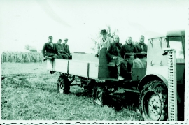 1958 bei der Weinlese 58MMA