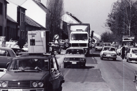 1989 Öffnung des eisernen Vorhanges. Verkehr in Zurndorf 6PRO