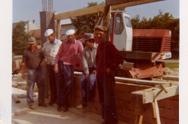 1970 J. Wagner (Tschani) E. Meixner, W. Dürr, H. Zapfl, O. Thaler. Neubau des Gemeindeamtes in D. Jahrndorf 76DW