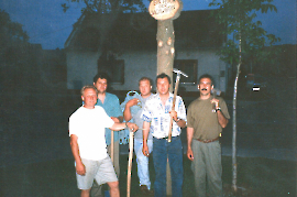 2000 163 Maibaum Gasthaus Prominzer