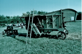 2004 Nostalgiefest Dreschmaschine 12ML