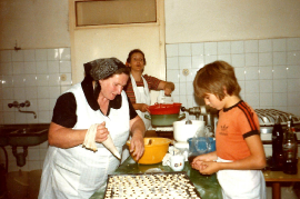 1989 Hochzeit backen i. d. Bäckerei Pschaiden 41ZA