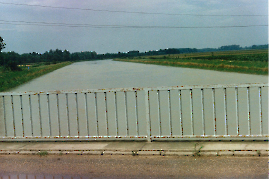 1990 Leitha Hochwasser Brücke D.- Jahrndorferstr.18ST