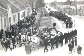 1954 16M Glockenweihe