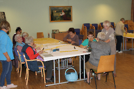 2019 evangelische Damenrunde bein Nudelmachen 6NM