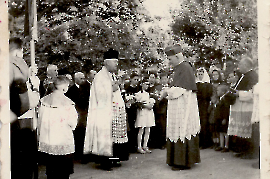 1946 Hl. Firmung mit Pfarrer Varga 77ME