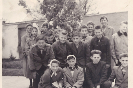 1959 1. Mai Jahrgang 1945 u. 1946 bei Pfarrer Pausz  8KP