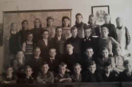 1942 27Sch Schulklasse Jahrgang 1937