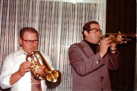 1989 im Gasthaus Thell nach der Abschiedsvorstellung J. Reiter, Pfarrer H. Wachtler 92LB