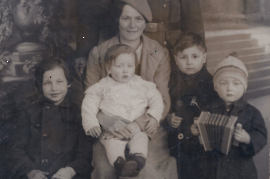 1934 Grete Klein (geb. Beck) mit Familie 184RW