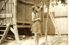 1932  im Garten G. Wendelin
