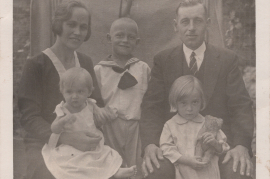1933 Theresia, Ferdinand u. Kinder Angela, Ferdinand jun. Johanna  Tustich 96HW