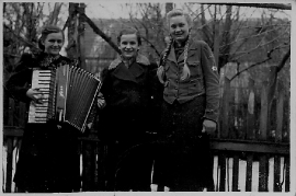 1941 li. E. Fischer, Fr. Schrattmeier, T. Windholz 13FR