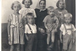 1942 M. Bruckner geb. Reingrabner 1883 mit ihren Enkelkind 13MI