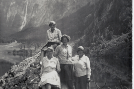 1940er Maria Ebner, u. Pekar Geschwister 17LAG