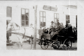 1940er J. Lambert mit Doktor in Gattendorf 26LAG