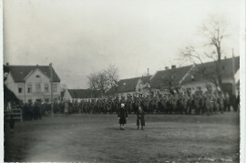 1939 R.A.D im Marsch durch Zurndorf 3ML