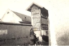 1945er im Hof Frau Nitschinger 43NH
