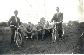 1944er v.li. P. Pamer, R. Dürr,..., F. Horvath, L. Bauhofer 45B