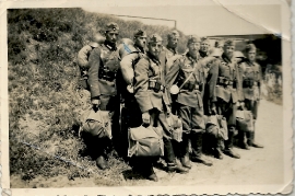 1941 h.2.v.l. P. Dürr in Znaim 50RW