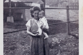 1950er Maria Schmickl mit Wolfgang Deutschland 11WB