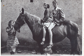 1954 Hilde Bauhofer, G. F. Pötzl mit Pferd 15LEN