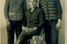 1950er v.l. F. Thier (Tschako) Neuegasse, Paul Dürr Kleinhäuslgasse, Georg Dürr Konventhaus, 18RW