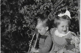1953 Brigitte Hofbauer und Freund 33HWB