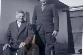 1949 rechts J. Amri, li. Großvater aus Neudorf 78AH