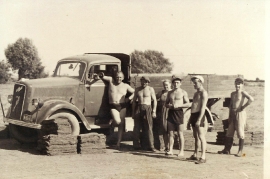 1956er Rasenstechen in Zurndorf mit Saurer Lastauto