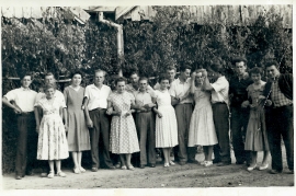 1960er H. Reif, E. Reif, F. Lang, ?, M. Meixner, Gretl Schmelzer (Pamer), J. Meixner, A. Reif, Liesbeth Meixner (Schieszler), J. Stadler, P. Reif, Liesl Steiner, P. Weiss, ???; 12FM