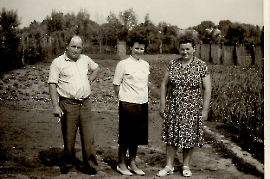 1960er v.l. Karl Kafka, ?, Elisabeth Kafka 19KAKA