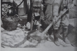 1960er Hr. Schmidt, Hr. Dürr Konventhaus beim Kukuruzrebln 29SM