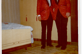 1970 J. Sochr, W. Dürr in einem fremden Schlafzimmer 49DW