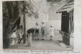 1965? Kindertheater im Hause Wendelin J. Zechmeister, H. Nitschinger, W. Wendelin jun. 5WEN