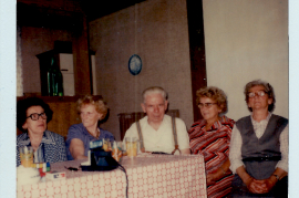 1970er Katharina, Paula, Johann, Theresia, Maria Schneemayer 6SCHM