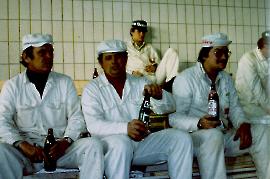 1970er 1.v.l. Walter Pamer, 3.v.l. Julius Braun Maurerpartie 7ZI