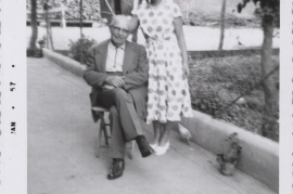 1956 Andreas Horwath zu Besuch in Zurndorf und Frieda Schneemayer, (Schusterreiter) 83HW