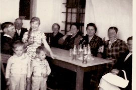 1964 M. Haas, Elsa Haas,?, Fr. Haas, Fr. Pamer, M. Samek, E. Reif, vorne Ernst u. Erich Schneemayer 92WS