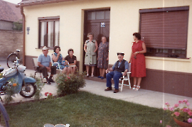 1980 Gassentratsch in der Neusiedlergasse 68K